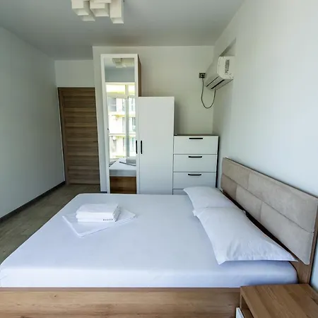 Alezzi Beach - Royal Suites *